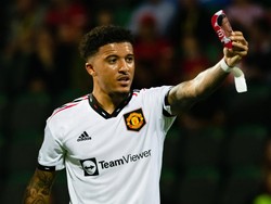 Top! Sancho Rayakan Gol dengan Deker Pemberian Bocil