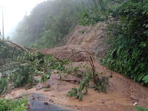 Tertimbun Longsor, Jalan Alternatif Pangandaran-Tasik Terputus