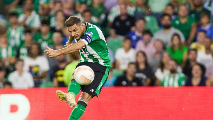 SEVILLA, SPAIN - SEPTEMBER 15: Joaquin Sanchez of Real Betis shoots for goal during the UEFA Europa League, Group C, match between Real Betis and Ludogorets at Benito Villamarin Stadium on September 15, 2022 in Sevilla, Spain. (Photo By Joaquin Corchero/Europa Press via Getty Images)