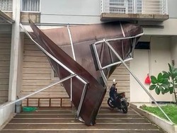 Hujan Angin di Bandung, Plafon Rumah Beterbangan