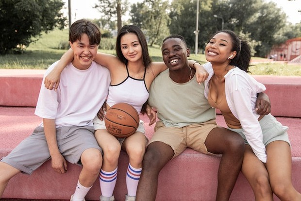 Melakukan Aktivitas Diluar Rumah / foto : pexels.com/Monstera