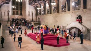Panjangnya Antrean Warga yang Beri Penghormatan ke Ratu Elizabeth II