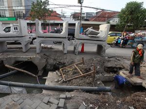 Musim Hujan Bikin Wali Kota Surabaya Deg-degan, Banyak U-Ditch Dipasang Musim Hujan Bikin Wali Kota Surabaya Deg-degan, Banyak U-Ditch Dipasang
