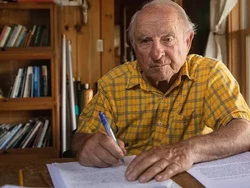 Bosan Jadi Konglomerat Dunia, Pria Ini Pilih Sumbang Semua Hartanya