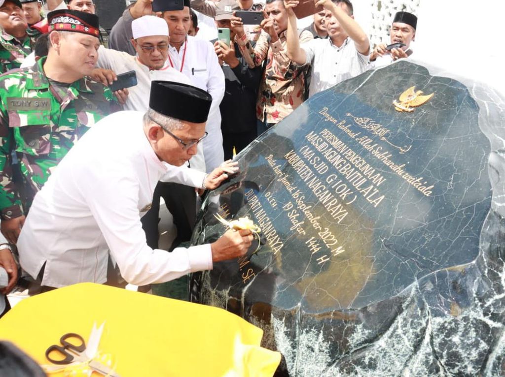 12 Tahun Dibangun, Masjid Berlapis Giok di Nagan Raya Diresmikan 12 Tahun Dibangun, Masjid Berlapis Giok di Nagan Raya Diresmikan