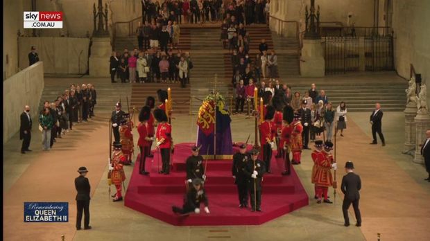 Ratu Elizabeth II Disemayamkan di Westminster Hall