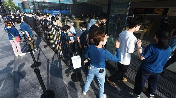 Sambutan Antusias Saat iPhone 14 Rilis di Jepang dan China
