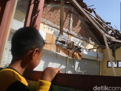 Bangunan SD di Kudus Ini Bertahun-tahun Rusak, Atap di 2 Kelas Ambrol