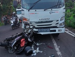 Pemotor Tewas usai Tabrak Truk di Banjar Buleleng