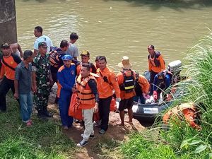 Terseret Arus Sungai Kuripan, Remaja Pekalongan Ditemukan Tewas Terseret Arus Sungai Kuripan, Remaja Pekalongan Ditemukan Tewas