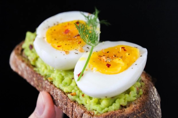 Rico en proteínas pero bajo en colesterol, los nutricionistas recomiendan comer huevos una vez al día/Foto: pexels.com/TRANG DOAN