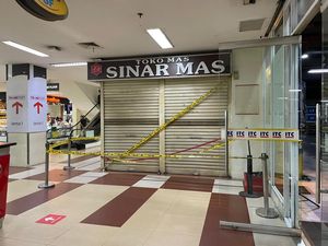 Detik-detik Mencekam Rampok Umbar Tembakan di Mal Serpong, Warga Tiarap Detik-detik Mencekam Rampok Umbar Tembakan di Mal Serpong, Warga Tiarap