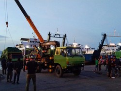Truk Nyemplung di Gilimanuk Akhirnya Berhasil Dievakuasi