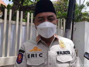 Suporter Persebaya Ricuh di Sidoarjo, Wali Kota Eri Juga Minta Maaf Suporter Persebaya Ricuh di Sidoarjo, Wali Kota Eri Juga Minta Maaf
