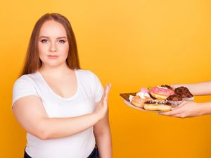 Parah! Wanita Ini Ejek Kue Buatan Ibu Pacarnya dan Sebut Kue Murahan Parah! Wanita Ini Ejek Kue Buatan Ibu Pacarnya dan Sebut Kue Murahan