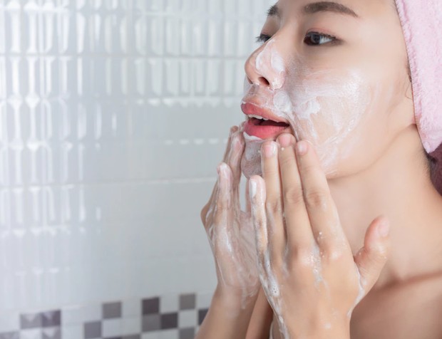 Bersihkan Wajah dengan Produk yang Gentle