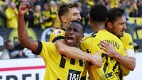 10. Borussia Dortmund. Mereka membayar 550 juta Euro untuk 28 transfer, padahal total valuasi pemain ketika direkrut hanya sebesar 473 juta Euro. Artinya, Die Borussen boros 77 juta Euro. Foto: Getty Images/Lars Baron