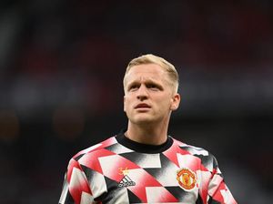 Ten Hag: Tak Semua Pemain Kuat Hadapi Tekanan di MU Ten Hag: Tak Semua Pemain Kuat Hadapi Tekanan di MU