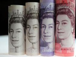 Inggris Belum Akan Ubah Potret Elizabeth II dalam Mata Uang Inggris Belum Akan Ubah Potret Elizabeth II dalam Mata Uang