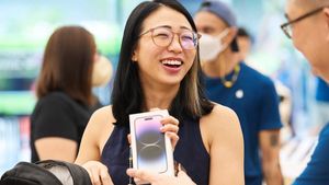 Awas Bikin Mupeng! Senyum Sumringah Apple Fanboy Sambut iPhone 14