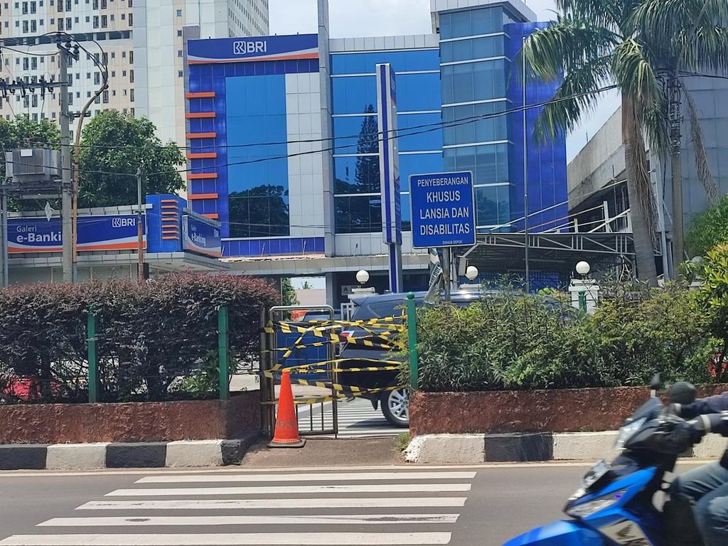 Penyeberangan Khusus Disabilitas di Margonda Depok Ditutup, Ini Kata Dishub Penyeberangan Khusus Disabilitas di Margonda Depok Ditutup, Ini Kata Dishub