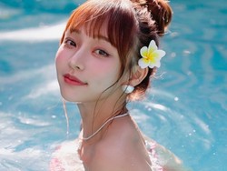 Aksi Viral Cheerleader Buktikan Payudaranya Asli dengan Cara Tak Terduga