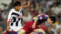 Udinese menjadi tim yang juga tak bisa dibobol Messi. Wakil Serie A itu pernah menghadapi Barcelona pada 2005, atau di awal-awal debut Messi bersama tim senior Barcelona. (Foto: LLUIS GENE/AFP via Getty Images)