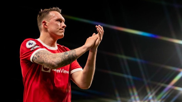 MANCHESTER, ENGLAND - APRIL 28:  Phil Jones of Manchester United applauds at the end of the Premier League match between Manchester United and Chelsea at Old Trafford on April 28, 2022 in Manchester, United Kingdom. (Photo by Ash Donelon/Manchester United via Getty Images)