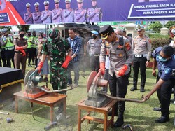 Bikin Berisik Kuningan, Polisi Gegaji Knalpot Bising!
