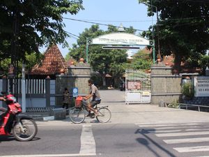 Ponpes Tebuireng Jombang: Gabungan Antara Pondok Modern dan Salaf Ponpes Tebuireng Jombang: Gabungan Antara Pondok Modern dan Salaf