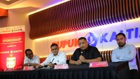 Seperti diketahui, Borneo FC merupakan tim sepak bola yang berbasis di Kalimantan Timur, tepatnya di Kota Samarinda. Direktur Utama PKT, Rahmad Pribadi mengatakan kedekatan geografis dan budaya menjadi salah satu alasan sinergi antara pihaknya dengan Borneo FC.