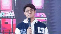 Hot Papa! Potret Rizky Billar yang Makin Cuan dan Ganteng