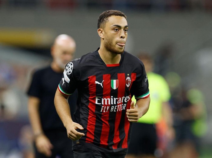 MILAN, ITALY - SEPTEMBER 14: Sergino Dest of AC Milan looks on during the UEFA Champions League group E match between AC Milan and Dinamo Zagreb at Giuseppe Meazza Stadium on September 14, 2022 in Milan, Italy. (Photo by Matteo Ciambelli/DeFodi Images via Getty Images)