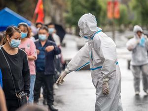 Akhirnya! China Hapus Semua Syarat Tes COVID-19 bagi Para Pendatang Akhirnya! China Hapus Semua Syarat Tes COVID-19 bagi Para Pendatang