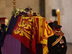 Nekat Dekati Peti Ratu Elizabeth II, Seorang Pria Diamankan