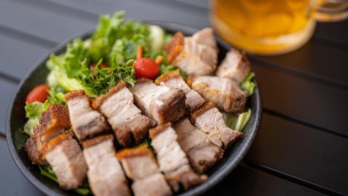 Hukum muslim jualan daging babi