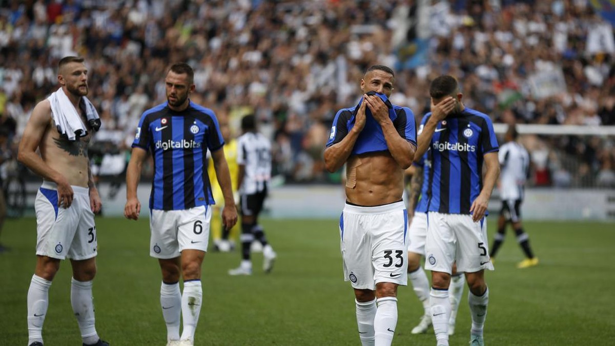 Inter Milan sedang dalam masalah. (Foto: Getty Images/Timothy Rogers)
