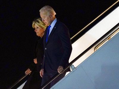 Joe Biden Tiba di Inggris untuk Hadiri Pemakaman Ratu Elizabeth II