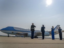 Pesawat Joe Biden Parkir di Pinggir Laut Terjauh Saat KTT G20 Bali