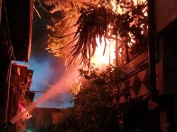 Kebakaran Rumah di Panjang Jiwo Surabaya Padam, Penyebab Diduga Korsleting