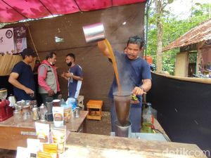 Cicipi Kopi Asli Ciamis di Festival Coffee Rajadesa Art and Culture Cicipi Kopi Asli Ciamis di Festival Coffee Rajadesa Art and Culture