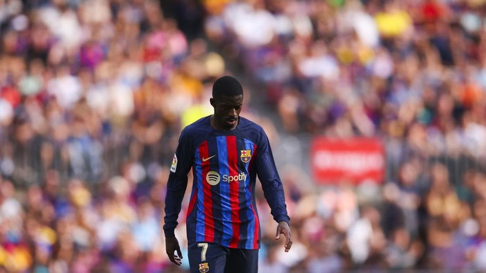 BARCELONA, SPAIN - SEPTEMBER 17: Ousmane Dembele of FC Barcelona looks on during the LaLiga Santander match between FC Barcelona and Elche CF at Spotify Camp Nou on September 17, 2022 in Barcelona, Spain. (Photo by Eric Alonso/Getty Images)