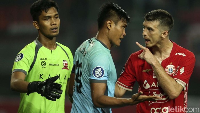Rentetan kemenangan Persija Jakarta terhenti usai ditahan imbang Madura United 0-0. Persija Jakarta pun gagal merebut puncak klasemen Liga 1 2022.