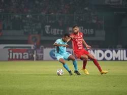 Kontroversi Persija Vs Madura United: Peluit Panjang Gagalkan Gol Tim Tamu