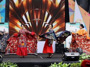 Potret Keseruan Pesta Rakyat di Jakarta Barat Potret Keseruan Pesta Rakyat di Jakarta Barat