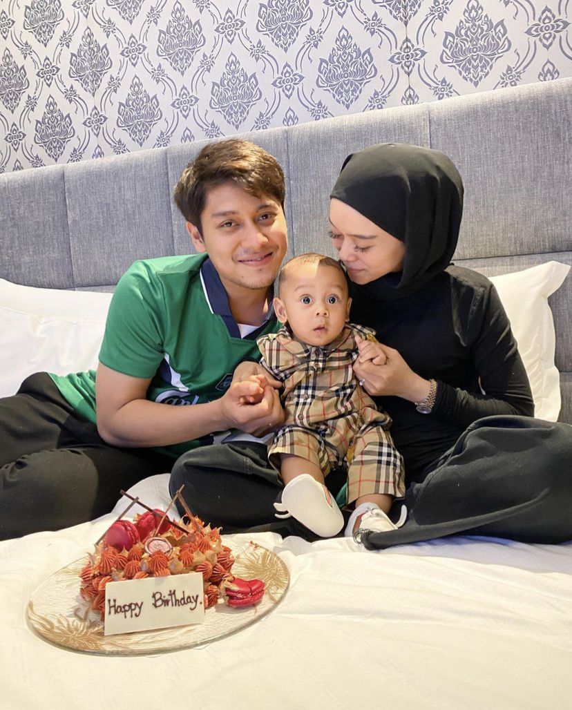 Potret Rizky Billar yang Makin Ganteng Saat Makan Bareng Keluarga￼