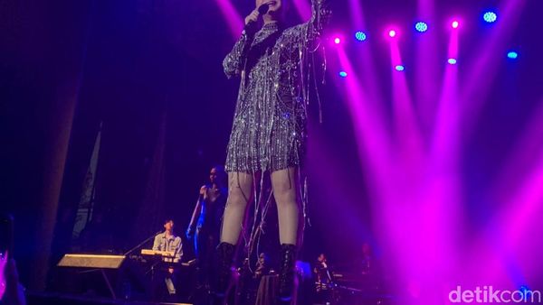 Potret Keseruan Saat Rossa Konser Rayakan 25 Tahun Berkarir