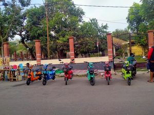 Anak-anak Dompu Marak Main Sepeda Listrik di Jalan, Kelayakannya Dipertanyakan Anak-anak Dompu Marak Main Sepeda Listrik di Jalan, Kelayakannya Dipertanyakan