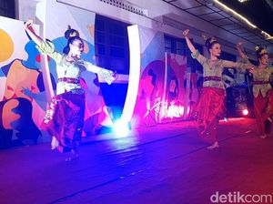 Merawat Eksistensi Tari Jaipong di Sumedang Merawat Eksistensi Tari Jaipong di Sumedang