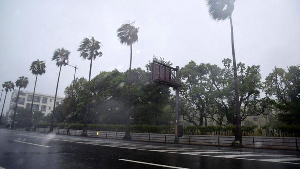 Topan Nanmadol Terjang Jepang